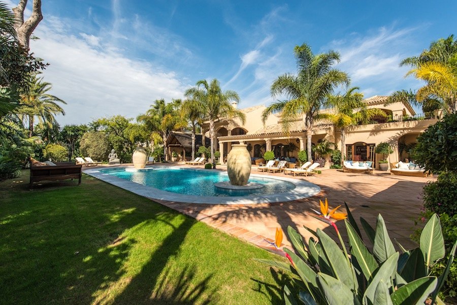 Villa for sale in Los Monteros Playa Marbella