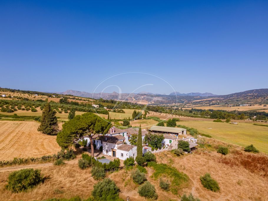 Authentischer Cortijo auf 30 Hektar Land, Ronda