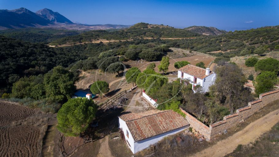 16th century cortijo with top quality bungalow, Antequera