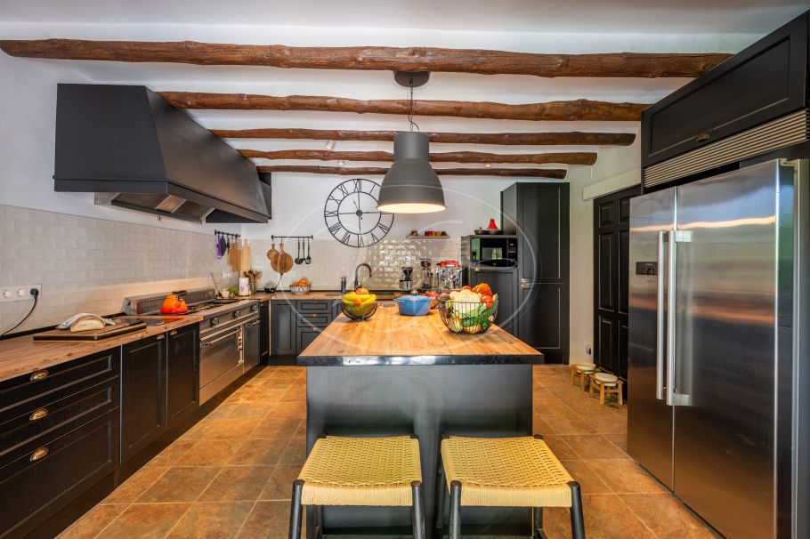 Stunning Renovated Spanish Cortijo with Guest House, Granada