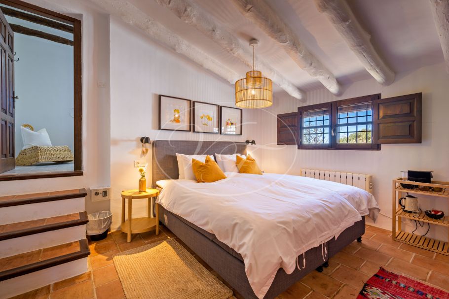 Stunning Renovated Spanish Cortijo with Guest House, Granada
