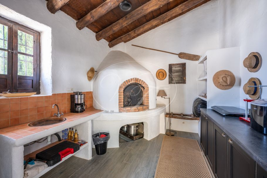 Stunning Renovated Spanish Cortijo with Guest House, Granada