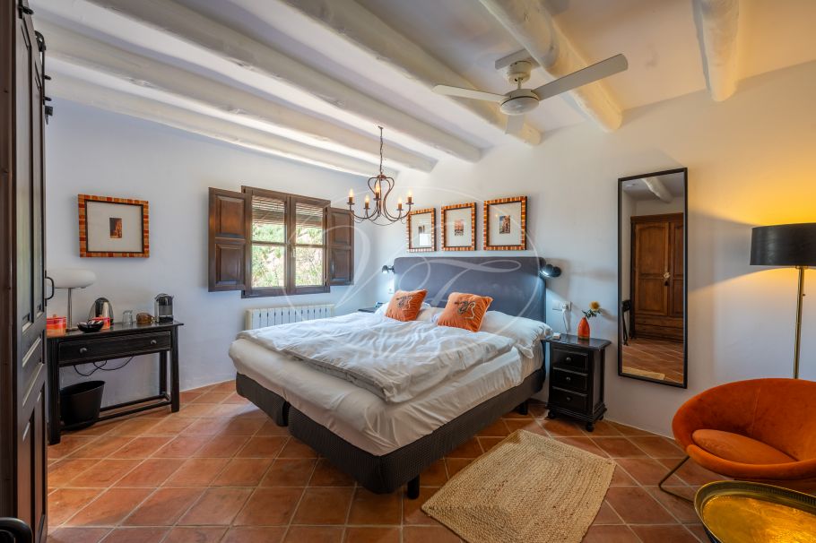 Stunning Renovated Spanish Cortijo with Guest House, Granada