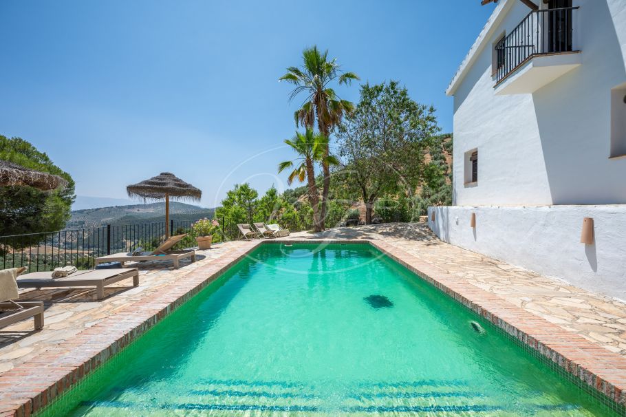 Stunning Renovated Spanish Cortijo with Guest House, Granada