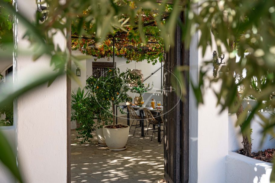 Stunning Renovated Spanish Cortijo with Guest House, Granada