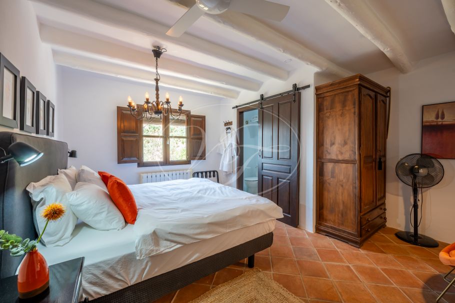 Stunning Renovated Spanish Cortijo with Guest House, Granada