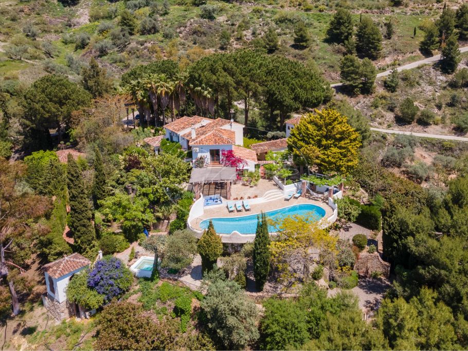 Landhaus mit Alhambrastil Garten in Malaga, Alcaucin