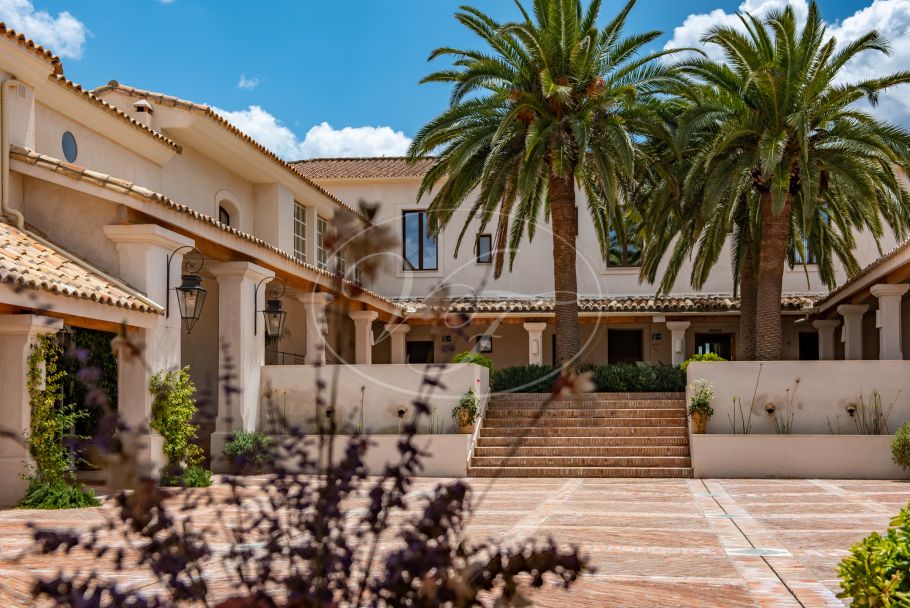 Hacienda bij Sevilla met cortijo voor gasten, Sevilla