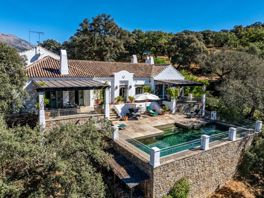 Espectacular finca con cortijo, Gaucin