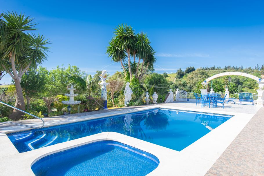 Finca con impresionante jardín a 5 minutos de, Estepona