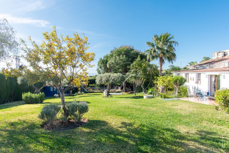 Finca con impresionante jardín a 5 minutos de, Estepona