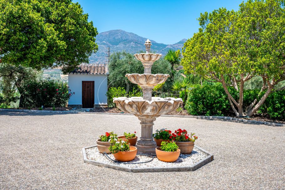 Magnifica chalet en el campo con olivar y huerto, Casarabonela