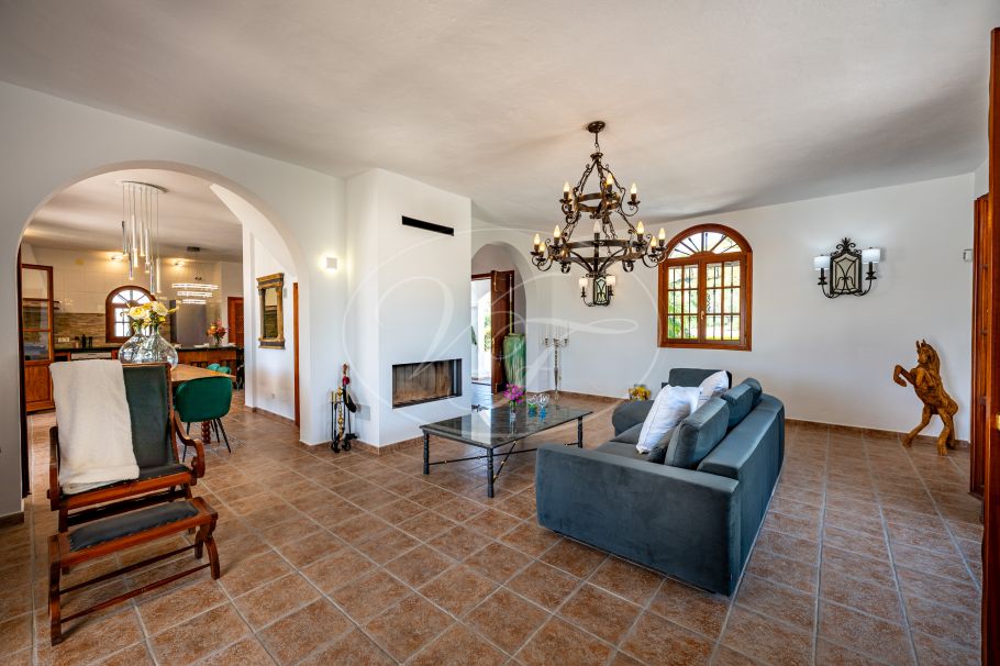 Magnifica chalet en el campo con olivar y huerto, Casarabonela