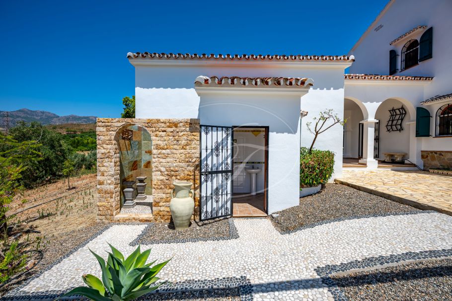 Magnifica chalet en el campo con olivar y huerto, Casarabonela
