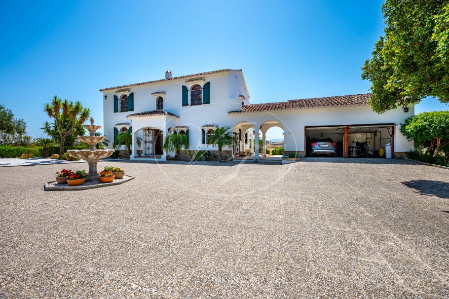 Magnifica chalet en el campo con olivar y huerto, Casarabonela