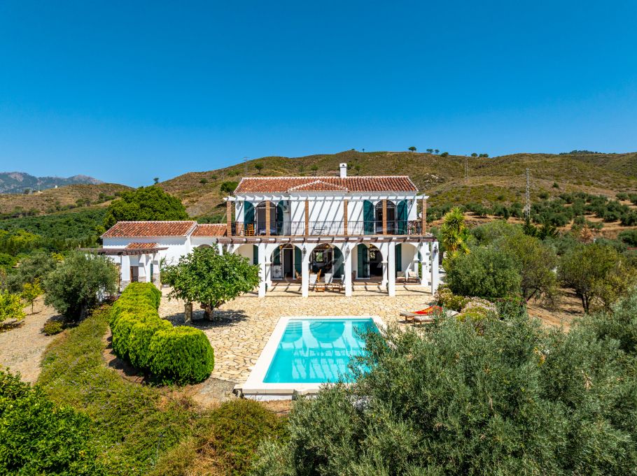 Magnifica chalet en el campo con olivar y huerto, Casarabonela