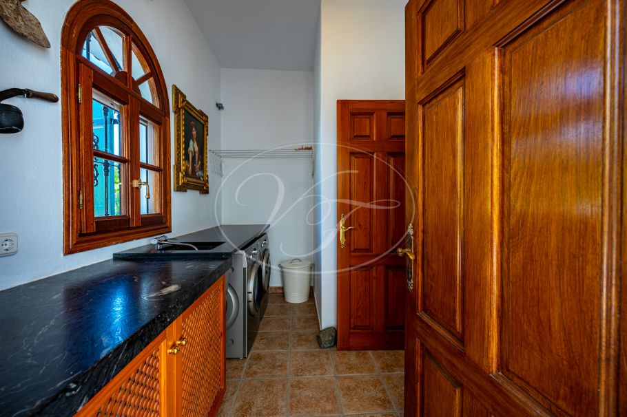Magnifica chalet en el campo con olivar y huerto, Casarabonela