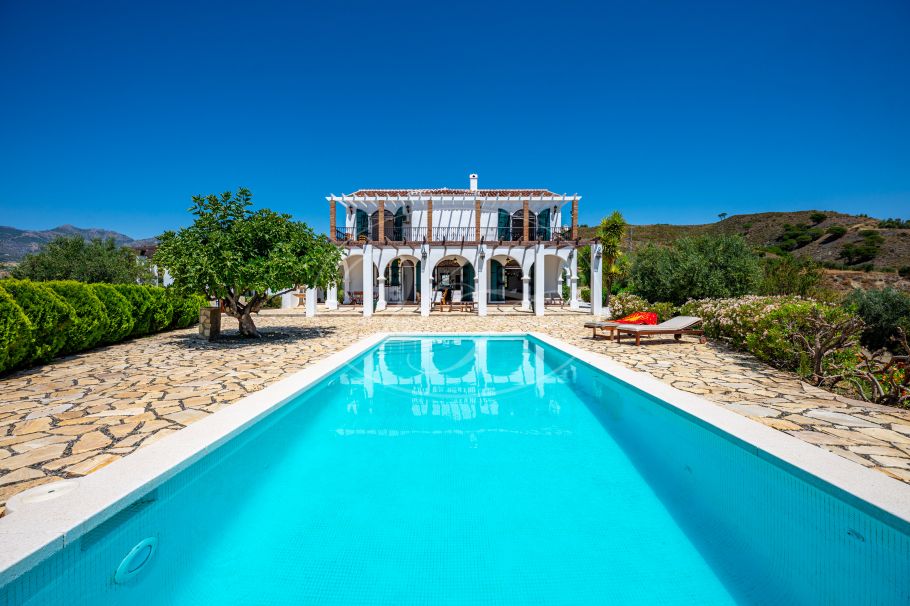 Magnifica chalet en el campo con olivar y huerto, Casarabonela