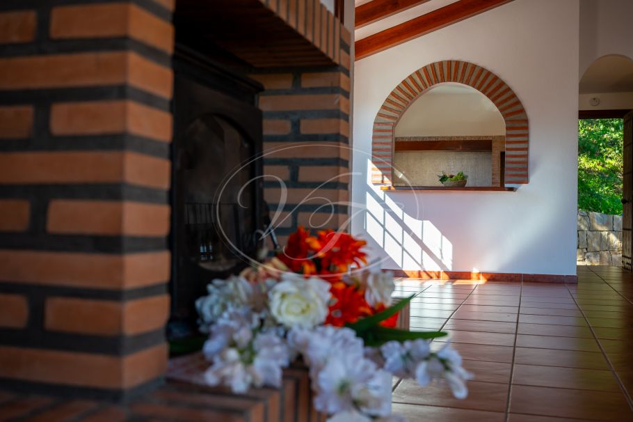 Amplia Finca con fácil acceso, Casares