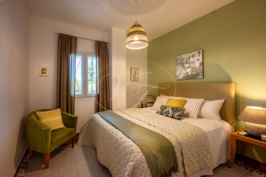 Beautiful country home with Vineyard, 1 studio & 1 guest apartment, Ronda