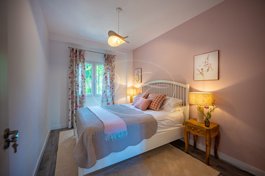 Beautiful country home with Vineyard, 1 studio & 1 guest apartment, Ronda