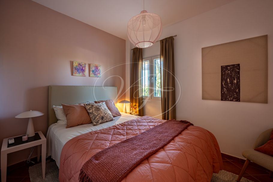 Beautiful country home with Vineyard, 1 studio & 1 guest apartment, Ronda