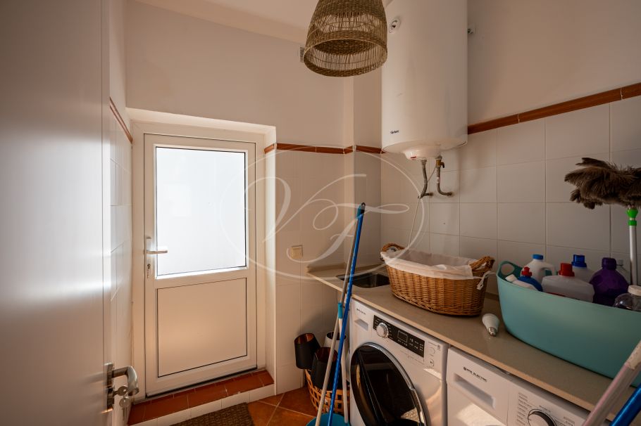 Beautiful country home with Vineyard, 1 studio & 1 guest apartment, Ronda