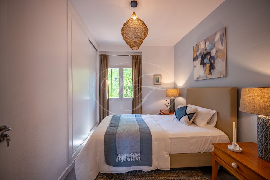 Beautiful country home with Vineyard, 1 studio & 1 guest apartment, Ronda