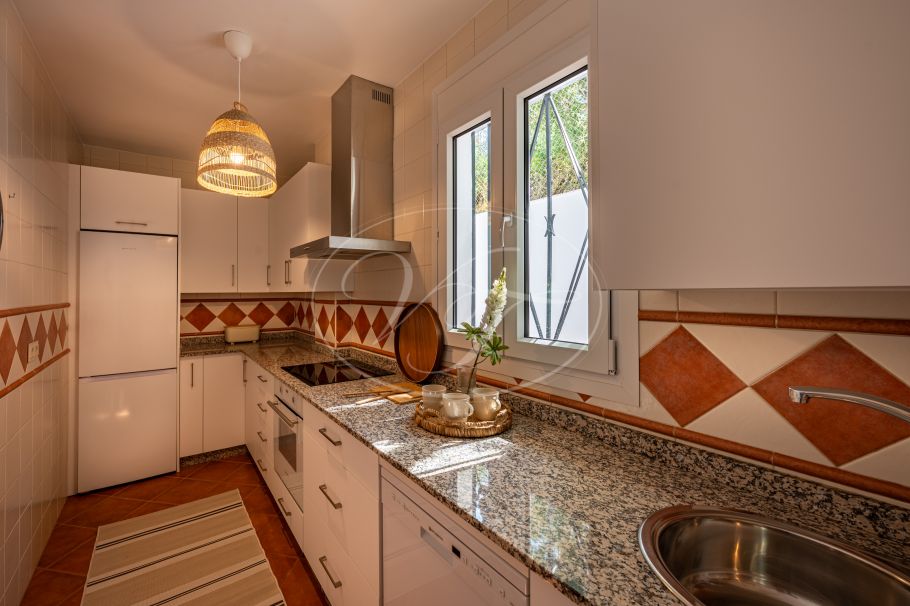 Beautiful country home with Vineyard, 1 studio & 1 guest apartment, Ronda