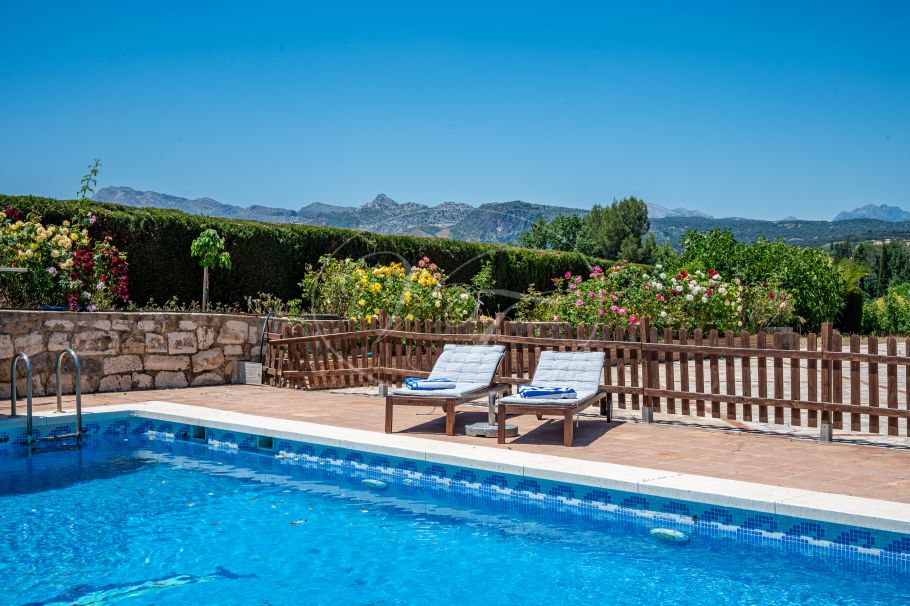 Hermosa casa de campo andaluza con viñedo y bodega, Ronda