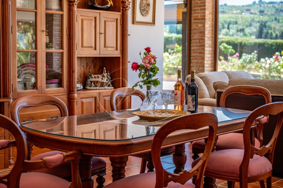 Hermosa casa de campo andaluza con viñedo y bodega, Ronda