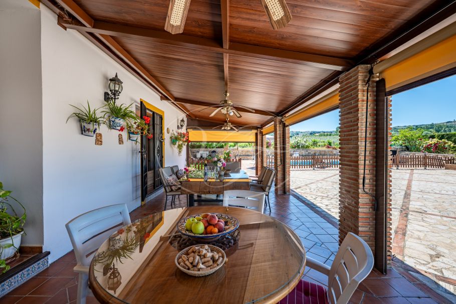 Hermosa casa de campo andaluza con viñedo y bodega, Ronda