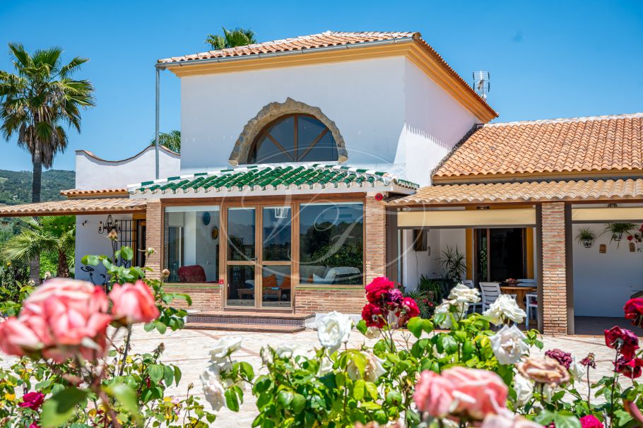 Hermosa casa de campo andaluza con viñedo y bodega, Ronda