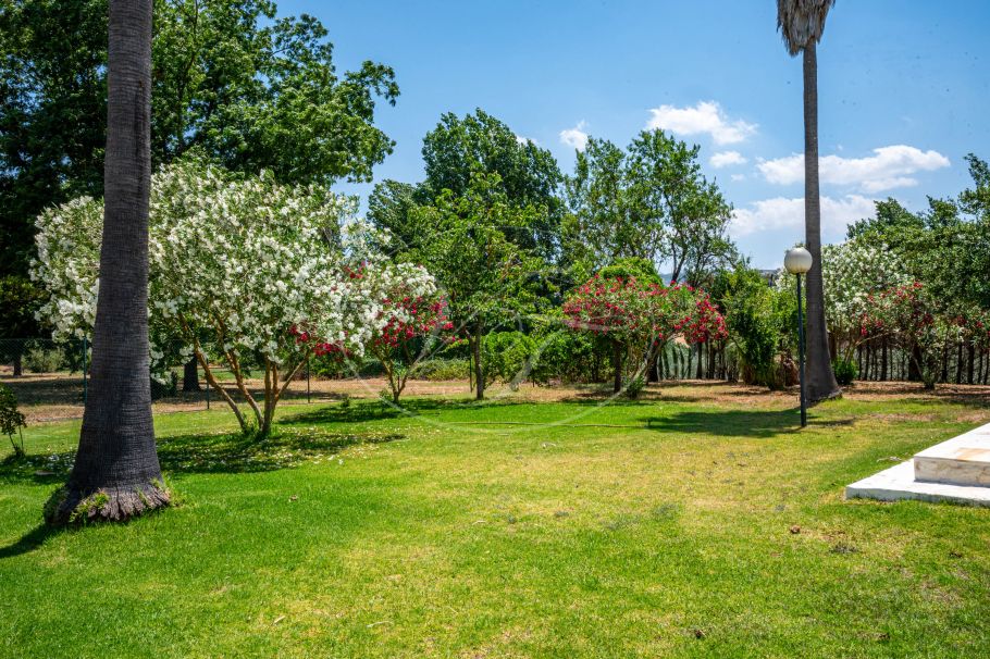 Moderne finca met prachtige tuin en gastenstudio, Ronda