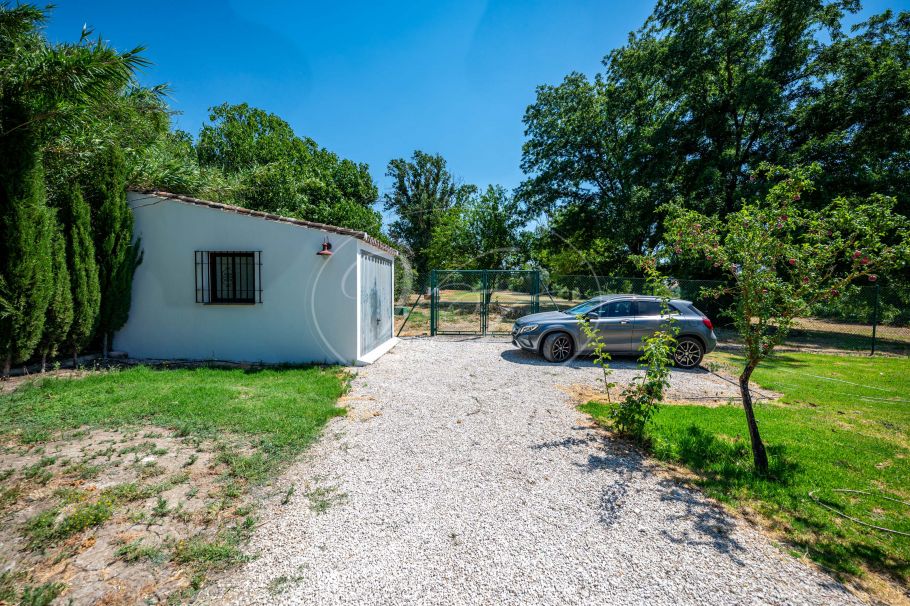 Moderne finca met prachtige tuin en gastenstudio, Ronda