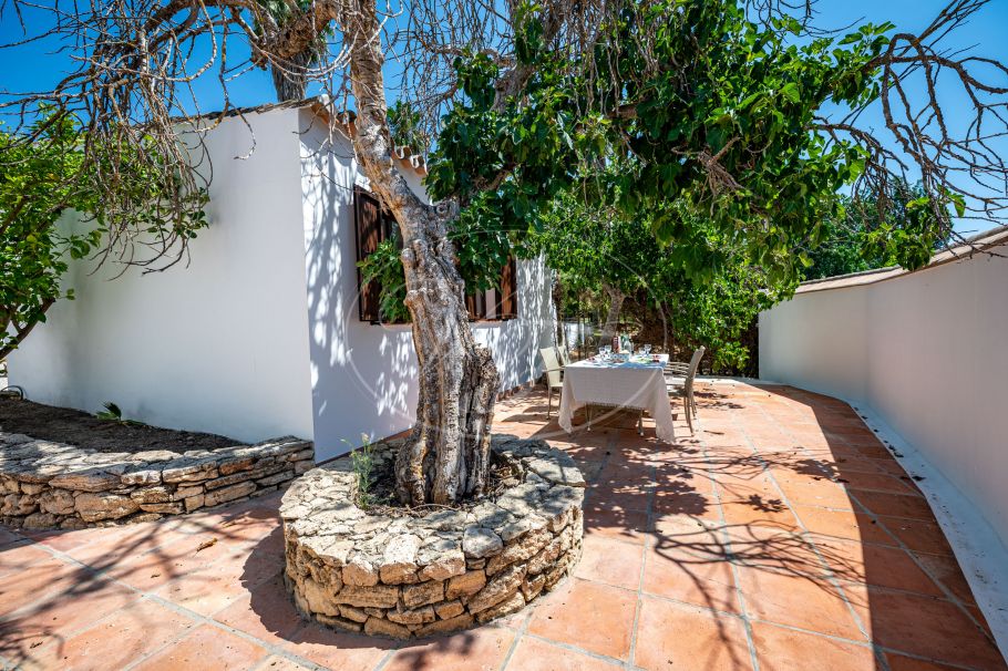 Moderne finca met prachtige tuin en gastenstudio, Ronda