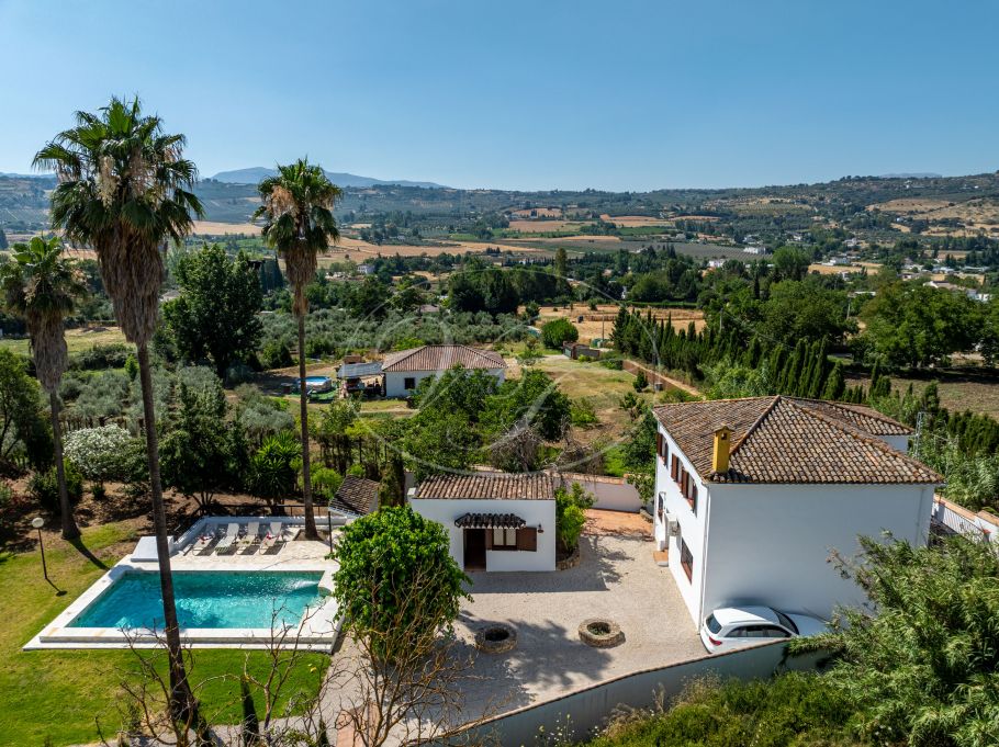 Moderne finca met prachtige tuin en gastenstudio, Ronda