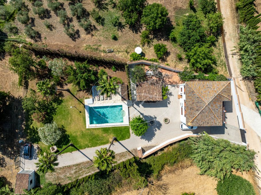 Moderne finca met prachtige tuin en gastenstudio, Ronda
