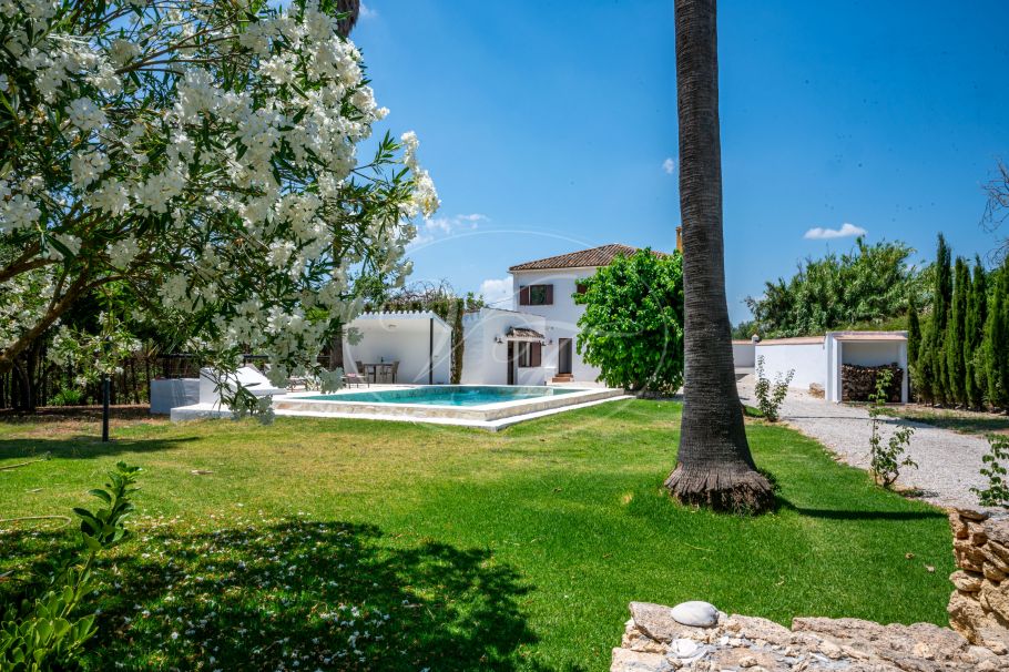 Moderne finca met prachtige tuin en gastenstudio, Ronda