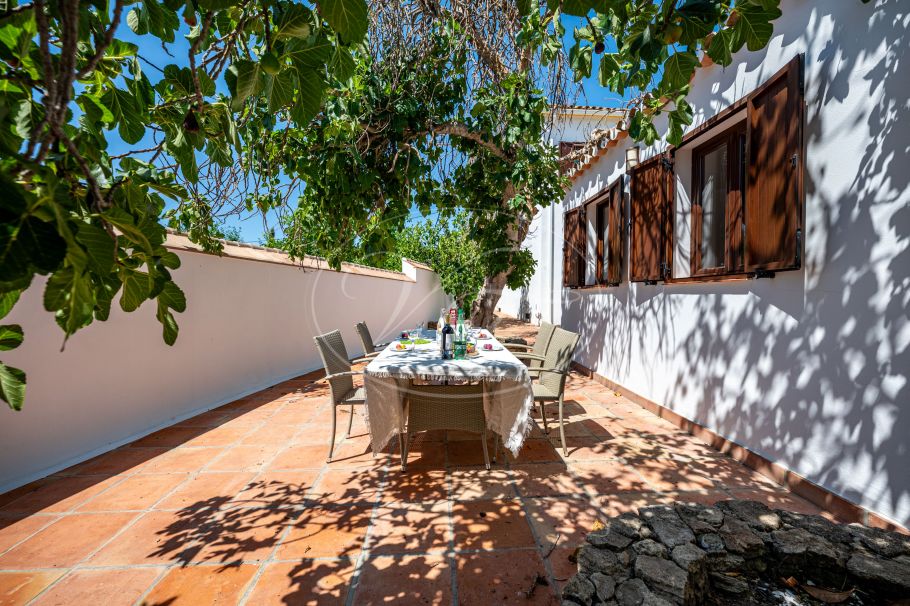 Moderne finca met prachtige tuin en gastenstudio, Ronda