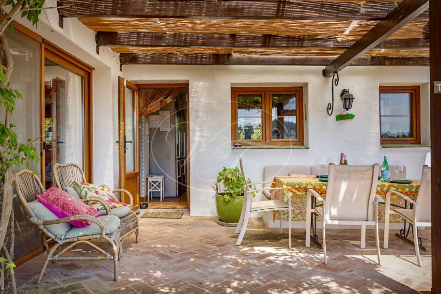 Charming country house with guest house, Casares