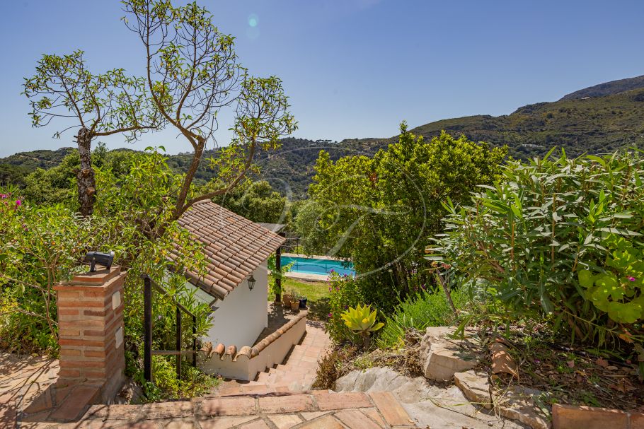Charming country house with guest house, Casares