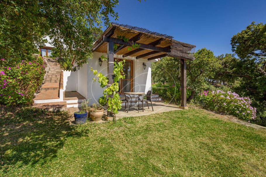 Charming country house with guest house, Casares