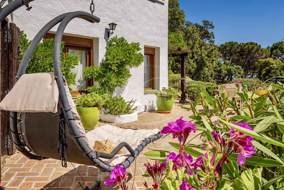 Charming country house with guest house, Casares