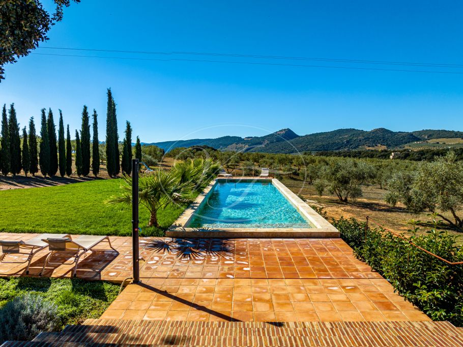Andalusisches Cortijo mit Gästehaus, vollständig renoviert, Ronda