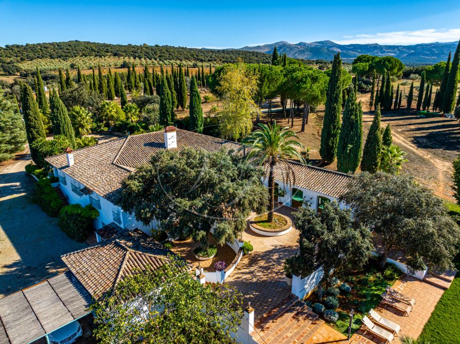 Cortijo Andaluz con casa de invitados, completamente reformado, Ronda