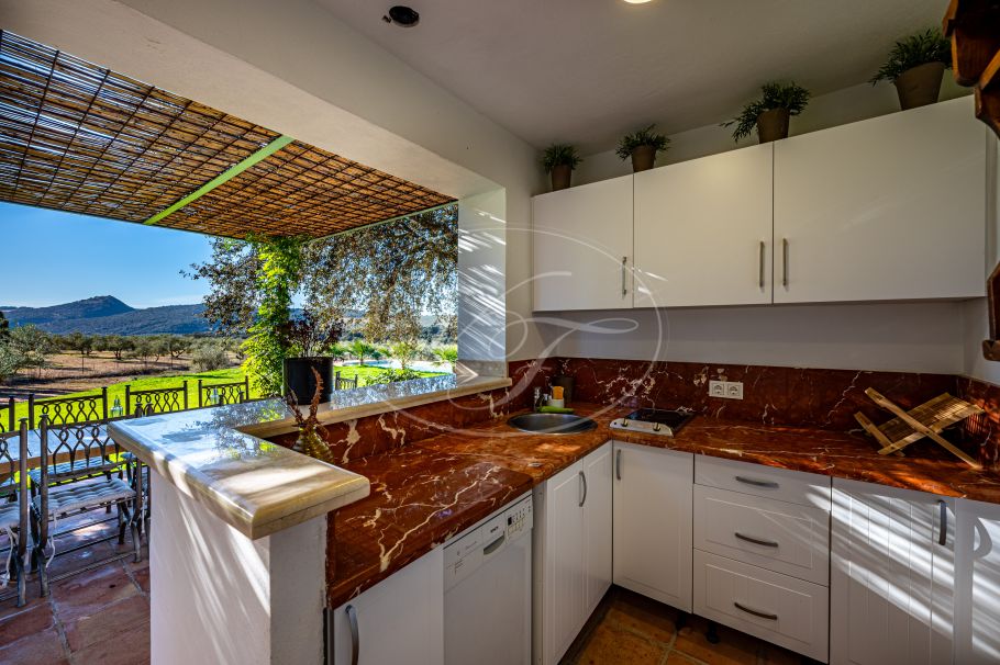 Andalusisches Cortijo mit Gästehaus, vollständig renoviert, Ronda