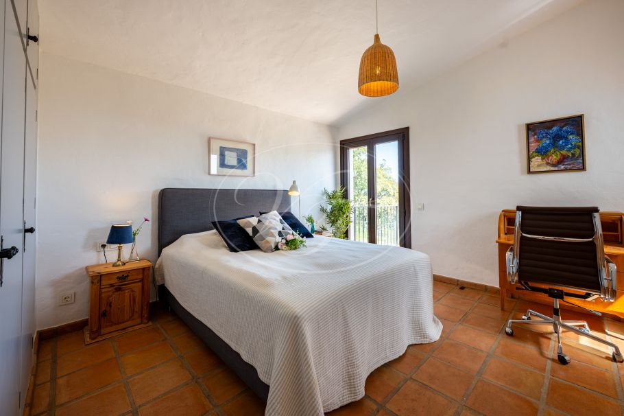 Casa de Campo modernizada con Vistas Espectaculares, Casares Montaña