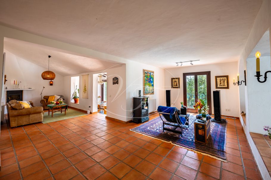 Casa de Campo modernizada con Vistas Espectaculares, Casares Montaña