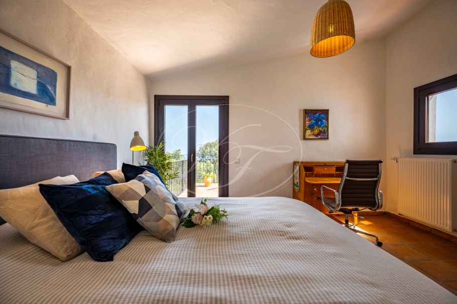 Casa de Campo modernizada con Vistas Espectaculares, Casares Montaña